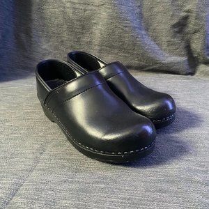 Sanita Clogs Pro. Patent Women's in Black